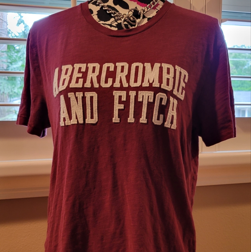 Abercrombie and Fitch Maroon T-shirt